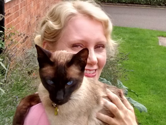 Home Loving Cats - Richmond Cat Sitter Annie Indreiten from Home Loving Cats