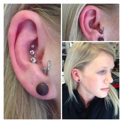 Crystal Point Piercing - Triple conch ear