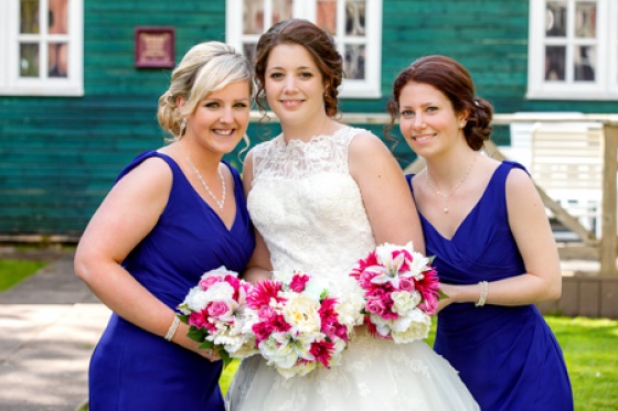 Randell John Photography - Nicola and her bridesmaids. Photo by Randell John Photography